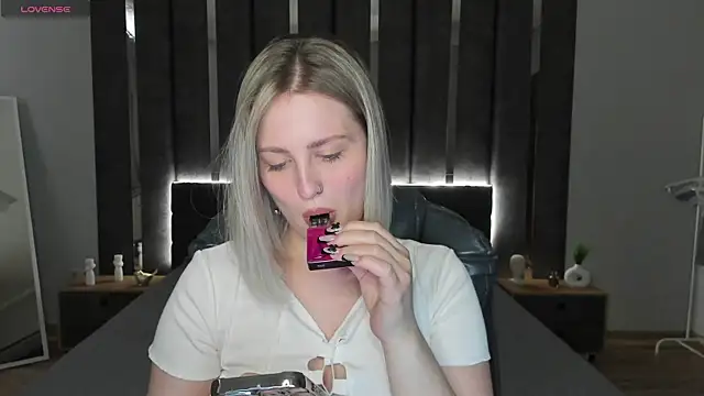 Snapshot of _Sarah_Soul_ chatting on February 5, 6:46 am Sarah Soul online show from February 5, 6:46 am