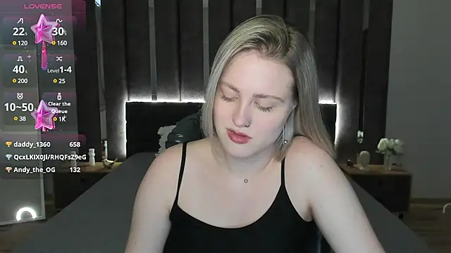 Snapshot of _Sarah_Soul_ chatting on February 9, 6:43 am Sarah Soul online show from February 9, 6:43 am