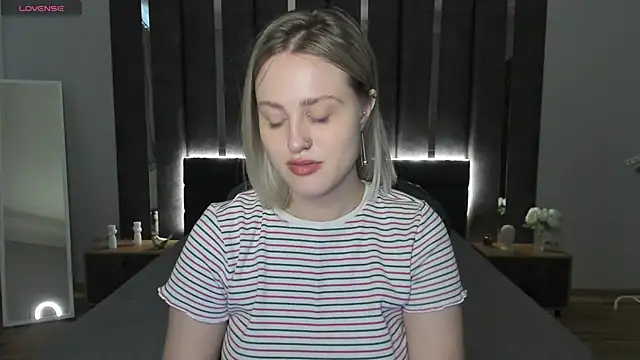 Snapshot of _Sarah_Soul_ chatting on February 11, 6:51 am Sarah Soul online show from February 11, 6:51 am
