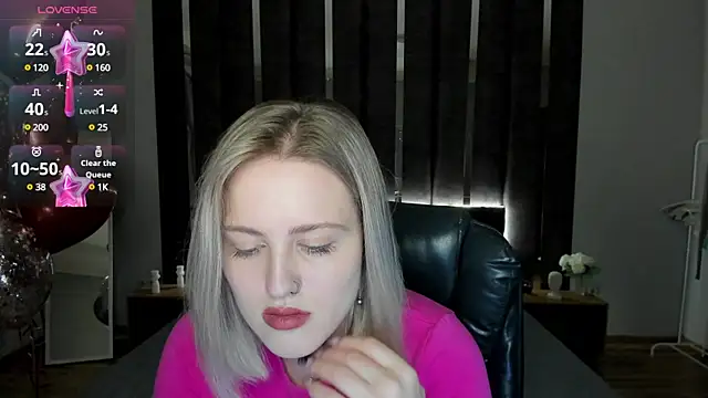 Snapshot of _Sarah_Soul_ chatting on February 18, 12:48 am Sarah Soul online show from February 18, 12:48 am