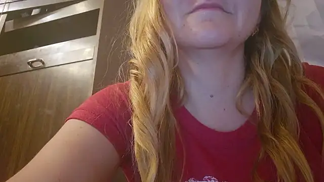 EstrellaWalters online show from November 1, 4:42 pm