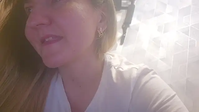 EstrellaWalters online show from April 26, 3:21 pm