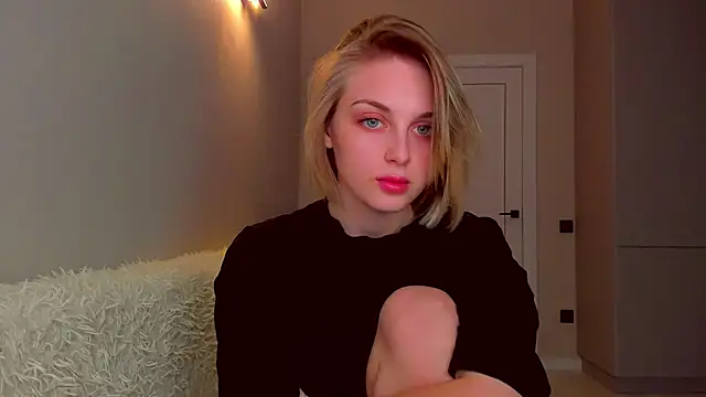 Snapshot of pretty_girlnextdoor chatting on March 18, 6:59 pm pretty girlnextdoor online show from March 18, 6:59 pm