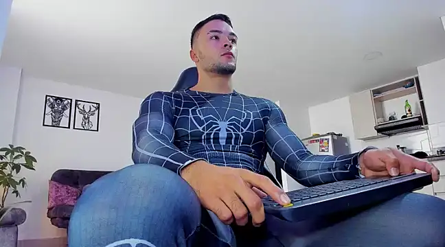 Snapshot of alexander_collin02 chatting on January 6, 1:30 pm alexander collin02 online show from January 6, 1:30 pm