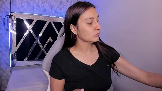  alaia collway  online show from January 31, 12:07 pm