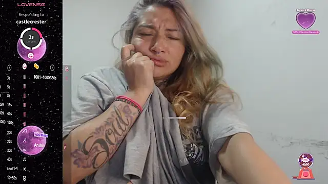 Snapshot of FENIX_LUXURY chatting on December 24, 4:51 pm FENIX LUXURY online show from December 24, 4:51 pm