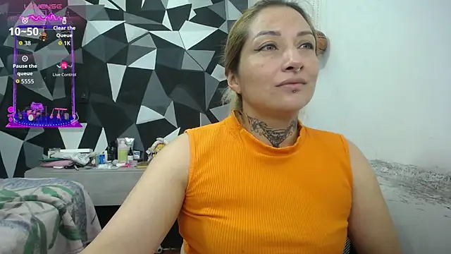 Snapshot of FENIX_LUXURY chatting on December 23, 12:19 am FENIX LUXURY online show from December 23, 12:19 am