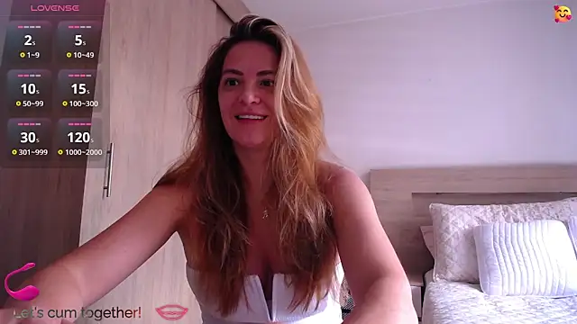 ParisW online show from April 11, 4:44 pm