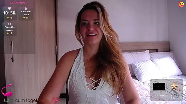 ParisW online show from July 22, 4:32 pm