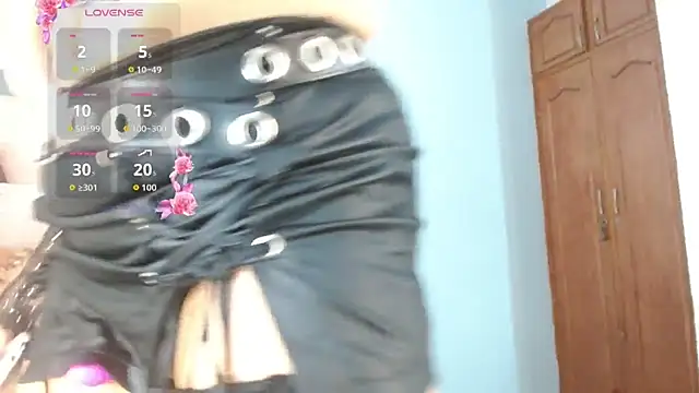 cintia hills online show from September 12, 3:50 am