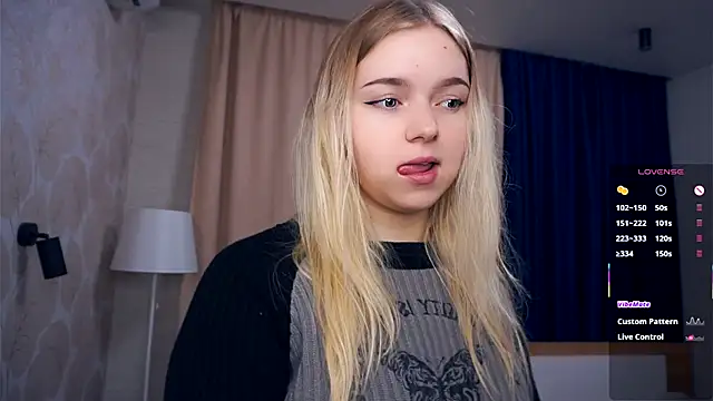 ZaraCreedon online show from November 28, 5:10 am