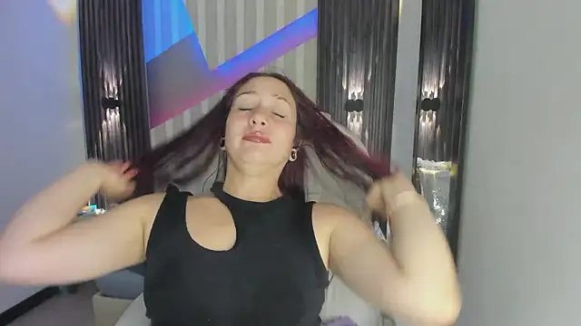 emily layton online show from February 3, 12:20 am