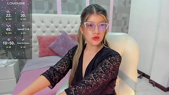 Snapshot of SEXMILLA_ chatting on March 5, 4:45 am SEXMILLA  online show from March 5, 4:45 am