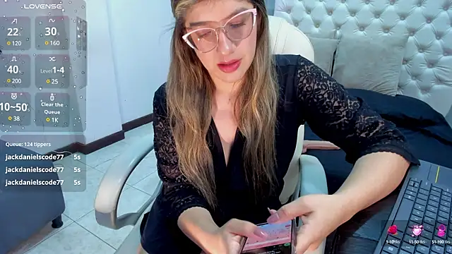 Snapshot of SEXMILLA_ chatting on March 15, 8:48 am SEXMILLA  online show from March 15, 8:48 am