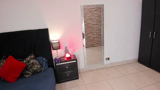 Snapshot of RileySkye chatting on January 23, 9:29 am RileySkye online show from January 23, 9:29 am