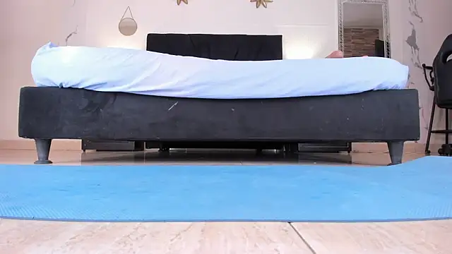 Snapshot of RileySkye chatting on March 21, 9:45 pm RileySkye online show from March 21, 9:45 pm