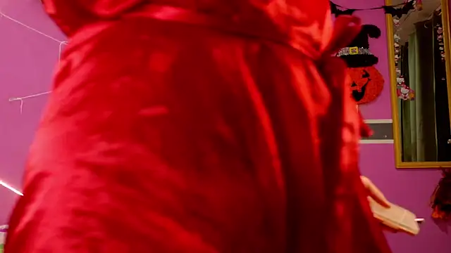 Snapshot of RileySkye chatting on October 17, 11:07 pm RileySkye online show from October 17, 11:07 pm