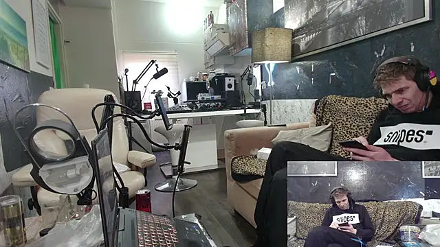 Doggyray44 online show from February 6, 2:37 pm