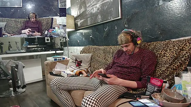 Doggyray44 online show from February 18, 11:30 pm