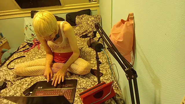 Doggyray44 online show from May 19, 11:55 pm