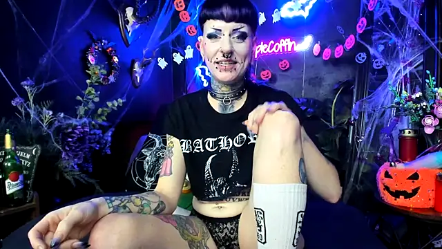 Snapshot of Purple_Coffin666 chatting on November 3, 10:21 pm Purple Coffin666 online show from November 3, 10:21 pm