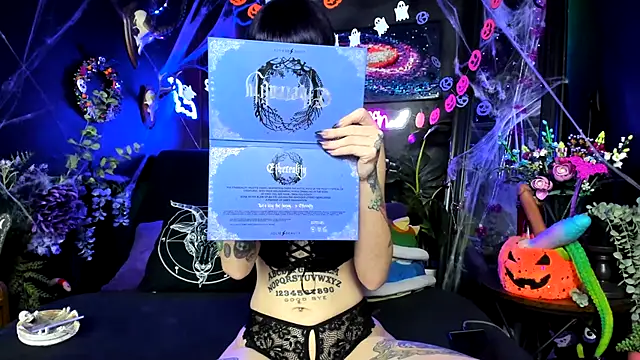 Snapshot of Purple_Coffin666 chatting on November 26, 10:05 am Purple Coffin666 online show from November 26, 10:05 am