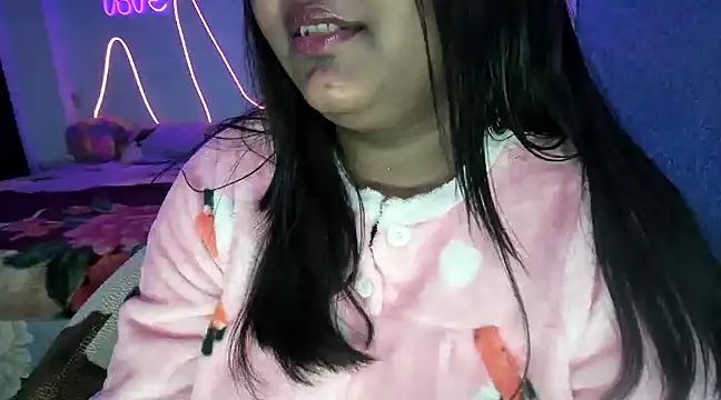 expression queen online show from December 3, 5:23 pm