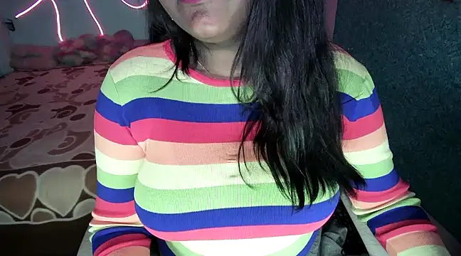 expression queen online show from February 18, 6:04 pm