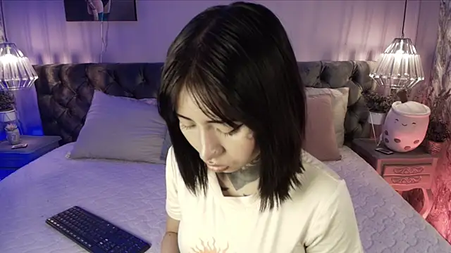 Evangeline bell online show from November 26, 7:37 pm