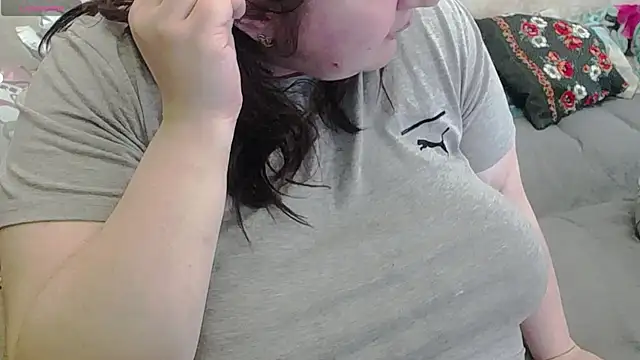 Snapshot of lisa_Black00 chatting on April 6, 6:25 am lisa Black00 online show from April 6, 6:25 am