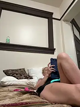 Snapshot of SunnyRays69 chatting on September 24, 12:52 pm SunnyRays69 online show from September 24, 12:52 pm