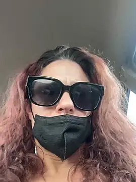 Snapshot of SunnyRays69 chatting on February 13, 9:11 pm SunnyRays69 online show from February 13, 9:11 pm