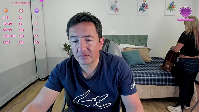 Snapshot of Sam_and_molly_ chatting on January 29, 7:11 pm Sam and molly online show from January 29, 7:11 pm