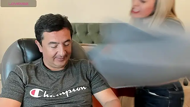 Snapshot of Sam_and_molly_ chatting on January 30, 7:15 pm Sam and molly online show from January 30, 7:15 pm