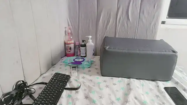 celeste jhons online show from April 14, 10:16 pm