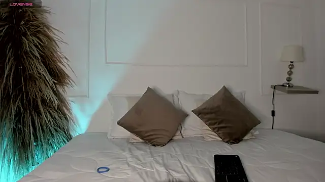  ashleymiller online show from February 12, 6:09 pm