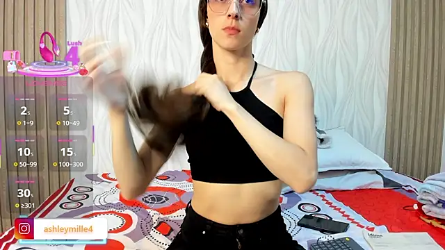  ashleymiller online show from March 3, 7:09 pm