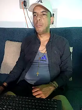 latinmartin73 online show from January 23, 1:08 am