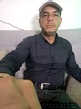 latinmartin73 online show from February 6, 12:54 am