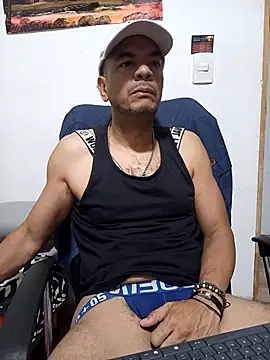 latinmartin73 online show from September 14, 1:49 am