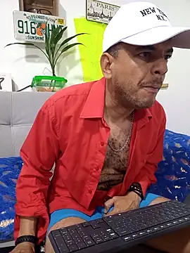 latinmartin73 online show from September 22, 12:23 am