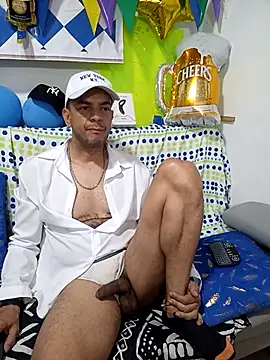 latinmartin73 online show from October 5, 2:37 pm