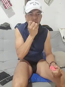 latinmartin73 online show from November 16, 1:06 pm