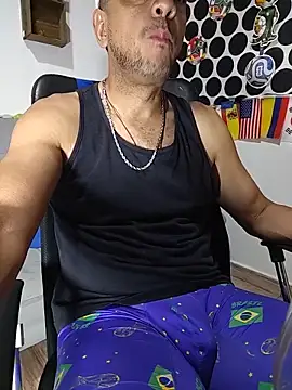 Snapshot of latinmartin73 chatting on June 20, 2:03 am latinmartin73 online show from June 20, 2:03 am