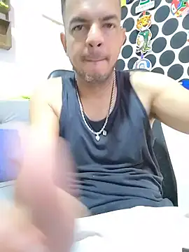 Snapshot of latinmartin73 chatting on June 20, 2:53 pm latinmartin73 online show from June 20, 2:53 pm