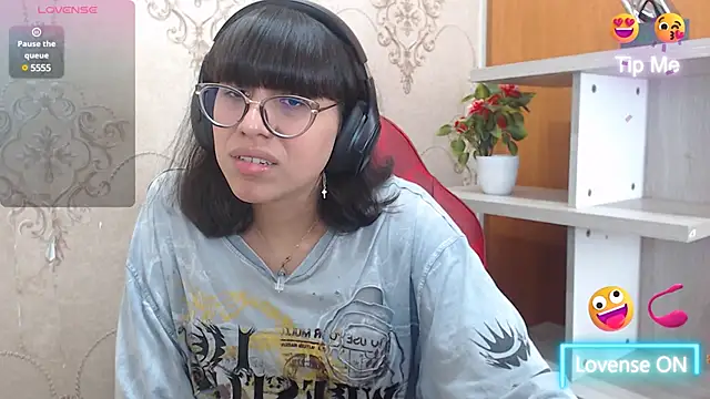 Snapshot of Nataly_Cloud chatting on December 11, 12:23 pm Nataly Cloud online show from December 11, 12:23 pm