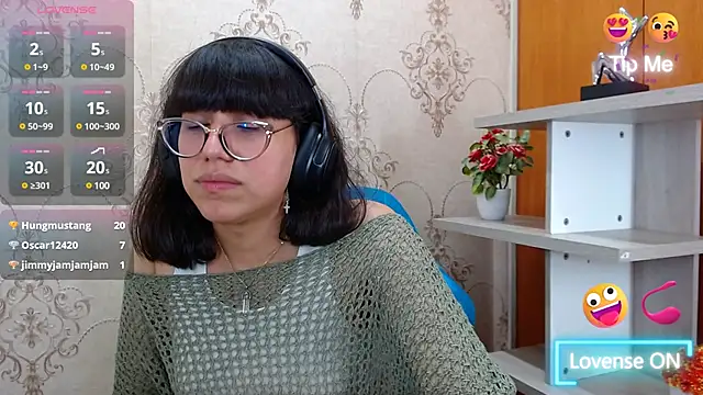 Snapshot of Nataly_Cloud chatting on December 17, 4:11 pm Nataly Cloud online show from December 17, 4:11 pm