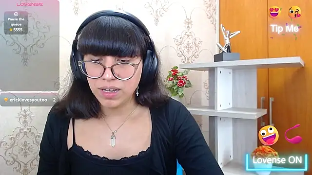 Snapshot of Nataly_Cloud chatting on December 19, 3:52 pm Nataly Cloud online show from December 19, 3:52 pm