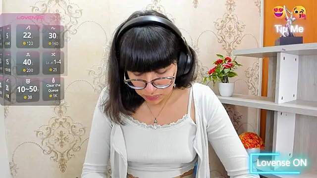 Snapshot of Nataly_Cloud chatting on February 10, 1:01 pm Nataly Cloud online show from February 10, 1:01 pm