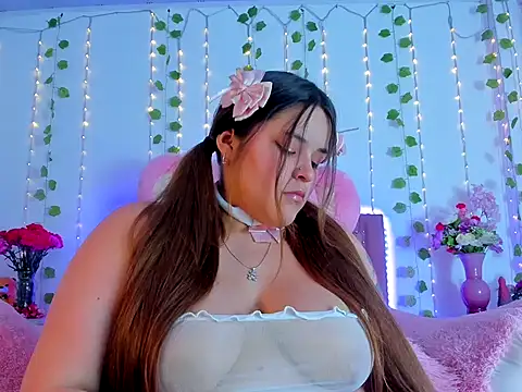 Snapshot of dulcevegga chatting on January 8, 2:14 am dulcevegga online show from January 8, 2:14 am